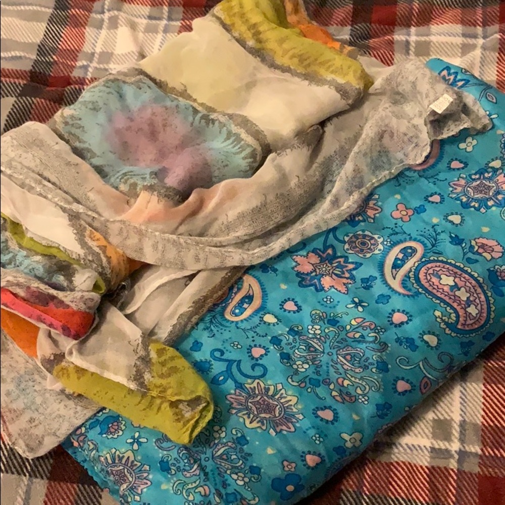 Bundle of scarves